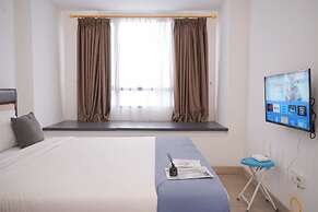 Modern Style and Homey Studio Apartment Collins Boulevard