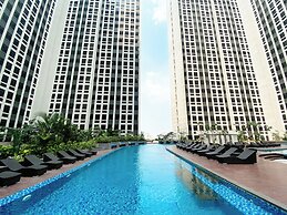 Simply Look And Best Deal 2BR at Pollux Chadstone Apartment