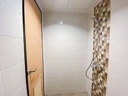 Modern Look and Homey Studio Apartment The Alton
