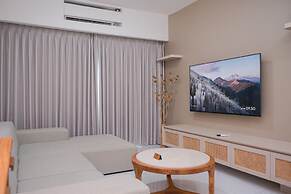 Comfortable and Best View 3BR Apartment Sky House BSD