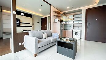 Spacious and Comfy Big Studio Apartment at Kemang Mansion