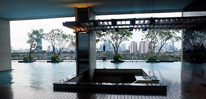 Spacious and Comfy Big Studio Apartment at Kemang Mansion