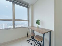 Comfy Studio at Springlake Summarecon Bekasi Apartment