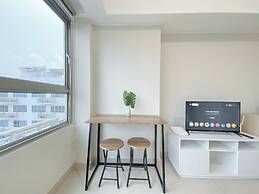 Comfy Studio at Springlake Summarecon Bekasi Apartment