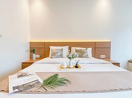 Comfy Studio at Ciputra World 2 Apartment