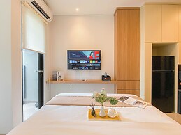 Comfy Studio at Ciputra World 2 Apartment