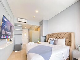 Minimalist and Cozy Studio at Apartment Art Deco