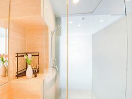 Minimalist and Cozy Studio at Apartment Art Deco