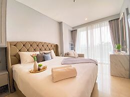 Minimalist and Cozy Studio at Apartment Art Deco