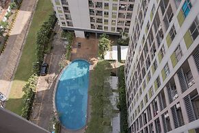 Good Place and Homey 2BR at Apartment Serpong Greenview