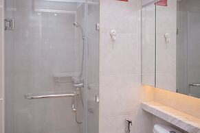 Nice and Cozy 2BR at Parkland Avenue Apartment