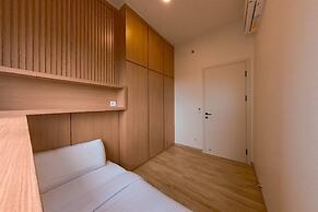 Nice and Cozy 2BR at Parkland Avenue Apartment