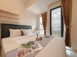 Best Furnished Studio at 39th Floor Tokyo Riverside PIK 2 Apartment