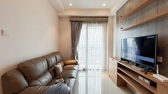 Comfy and Strategic 2BR Apartment at Signature Park Grande