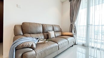 Comfy and Strategic 2BR Apartment at Signature Park Grande