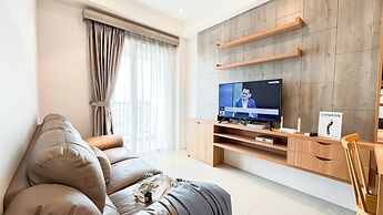Comfy and Strategic 2BR Apartment at Signature Park Grande