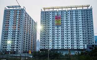 Comfy and Strategic 2BR Apartment at Signature Park Grande