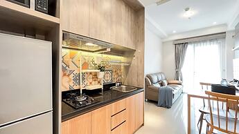 Comfy and Strategic 2BR Apartment at Signature Park Grande