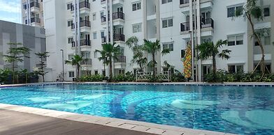 Comfy and Strategic 2BR Apartment at Signature Park Grande