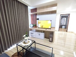 Stunning and Elegant 2BR at Grand Sungkono Lagoon Apartment