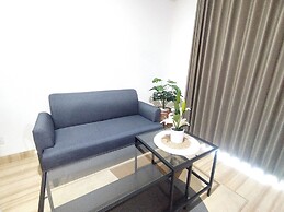 Stunning and Elegant 2BR at Grand Sungkono Lagoon Apartment