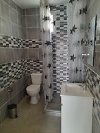 Tropicana Holiday Apartments