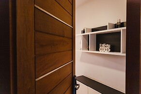 Beverly 33 Suites by PROMPT HOLIDAY HOME