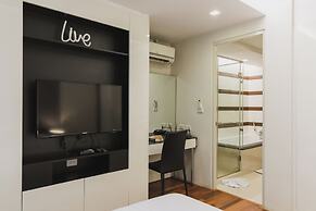 Beverly 33 Suites by PROMPT HOLIDAY HOME