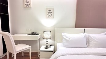 Beverly 33 Suites by PROMPT HOLIDAY HOME