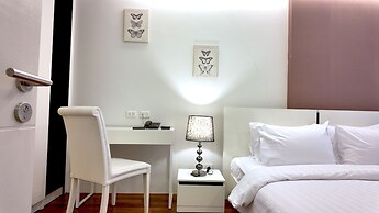 Beverly 33 Suites by PROMPT HOLIDAY HOME