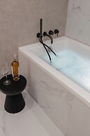 Luxury Suites by Lato