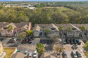 Upstay Stylish Condo w Garden Patio Near Disney