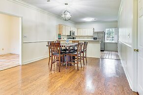 6 Mi to Dtwn Albany: Convenient Home w/ Patio