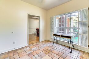 6 Mi to Dtwn Albany: Convenient Home w/ Patio