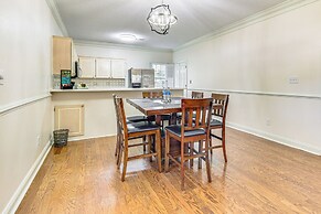 6 Mi to Dtwn Albany: Convenient Home w/ Patio