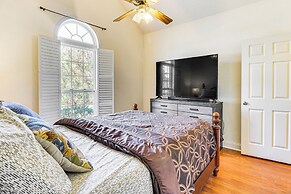 6 Mi to Dtwn Albany: Convenient Home w/ Patio