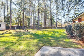 6 Mi to Dtwn Albany: Convenient Home w/ Patio