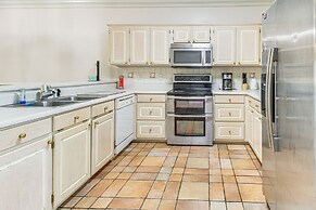 6 Mi to Dtwn Albany: Convenient Home w/ Patio