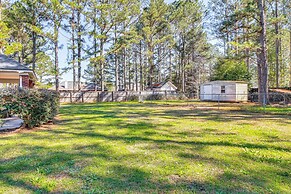 6 Mi to Dtwn Albany: Convenient Home w/ Patio