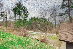 2 Mi to Hoosic River: 'the Moss House' w/ Deck!