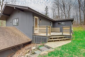 2 Mi to Hoosic River: 'the Moss House' w/ Deck!