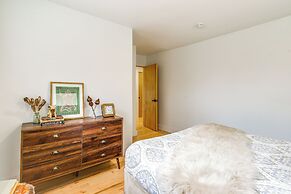 2 Mi to Hoosic River: 'the Moss House' w/ Deck!