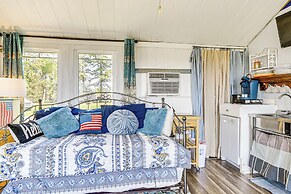 Tiny House w/ Big Views: Cabin in Shiloh!