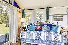 Tiny House w/ Big Views: Cabin in Shiloh!