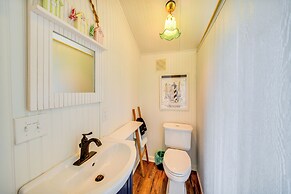 Tiny House w/ Big Views: Cabin in Shiloh!