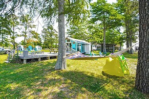 Tiny House w/ Big Views: Cabin in Shiloh!