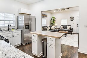 1 Mi to Tulsa Arts District: Updated Home w/ Deck!