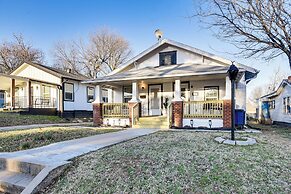 1 Mi to Tulsa Arts District: Updated Home w/ Deck!