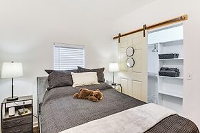 1 Mi to Tulsa Arts District: Updated Home w/ Deck!