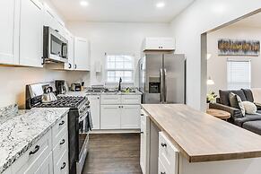 1 Mi to Tulsa Arts District: Updated Home w/ Deck!